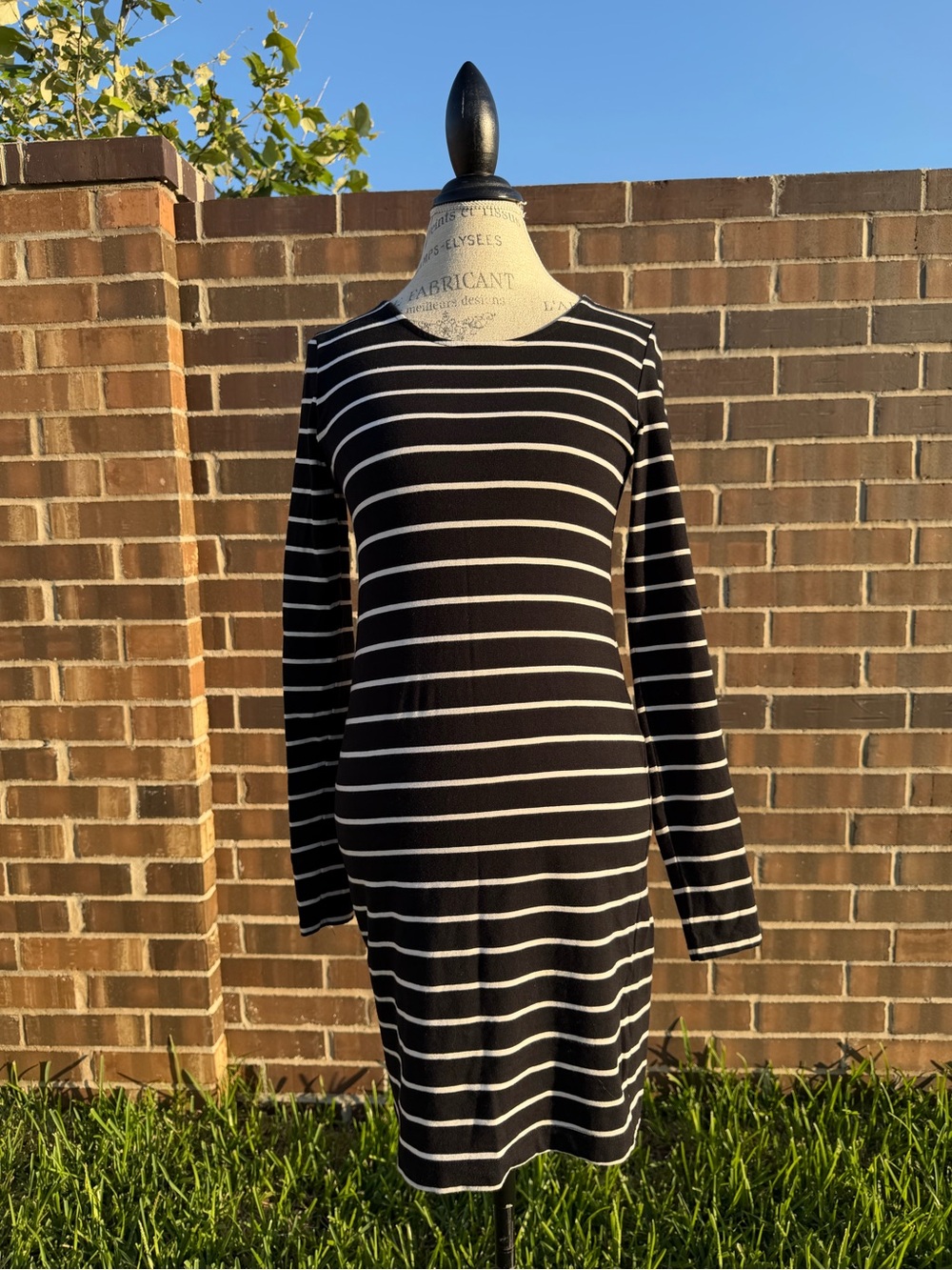 H&M Black and White Striped Long-Sleeve Dress